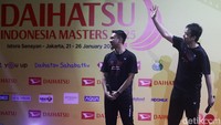 Pebulutangkis ganda  Indonesia M. Ahsan/Hendra Setiawan mengakhiri karir professional di dunia bulutangkis pada ajang Daihatsu Indonesia Masters 2025 di Istora Senayan, Jakarta, Minggu (26/1/2025).