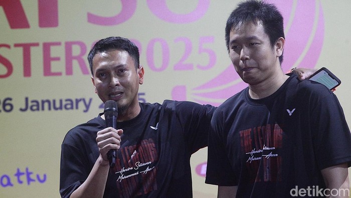 Pebulutangkis ganda  Indonesia M. Ahsan/Hendra Setiawan mengakhiri karir professional di dunia bulutangkis pada ajang Daihatsu Indonesia Masters 2025 di Istora Senayan, Jakarta, Minggu (26/1/2025).  Berikut foto-fotonya.