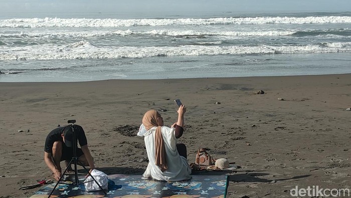 Pantai Citanggeuleuk Garut