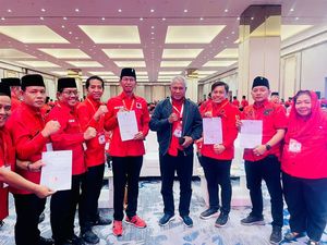 Dukung Megawati Ketum Lagi, PDIP Surabaya Serahkan Surat Cap Jempol Darah