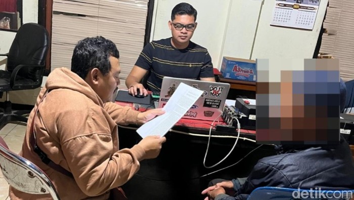 Pelaku pencabulan di Bondowoso saat diperiksa