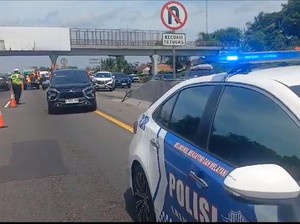 Contraflow Diberlakukan di Km 55-Km 65 Arah Cikampek Siang Ini