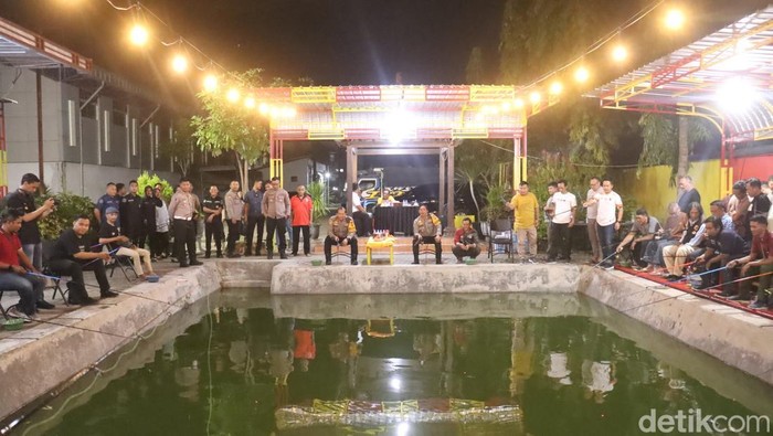 Piramida Polres Bojonegoro dan awak media