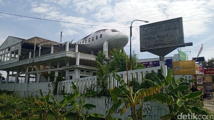 Potret Bangunan Pesawat Terbengkalai di Sumedang