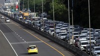 Satlantas Polres Bogor mencatat sejak pukul 00.00 WIB hingga pukul 07.00 WIB ada sekitar 12.000 kendaraan yang mengarah ke Puncak. 