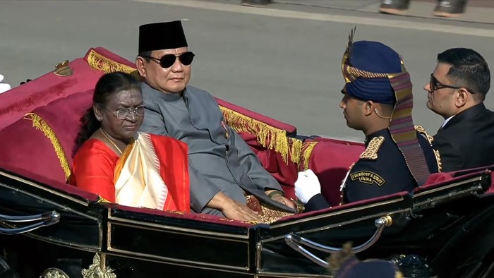 Prabowo Naik Kereta Kuda Bareng Presiden India di Parade Hari Republik. (Tim Media Prabowo)