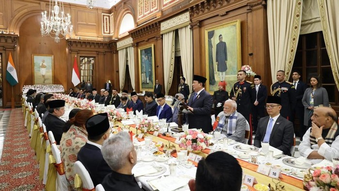 Presiden Prabowo Subianto  saat jamuan makan malam bersama Presiden India Droupadi Murmu di Istana Kepresidenan Rashtrapati Bhavan (Andi - Biro Pers Sekretariat Presiden)