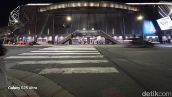 Experience foto malam juga detikINET jajal menggunakan wide-angle camera. Kami menonton hockey di SAP Center, San Jose. Foto: Aisyah Kamaliah/detikINET