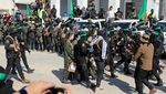 Senyum Semringah Tentara Wanita Israel Usai Dibebaskan Hamas
