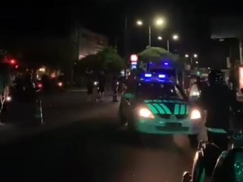 Situasi lokasi seusai kecelakaan di Simpang Tiga Benoa Square, Jalan Bypass Ngurah Rai, Kelurahan Kedonganan, Kecamatan Kuta, Badung, Bali, Minggu (26/1/2025) dini hari. (Foto: Dok. Istimewa)