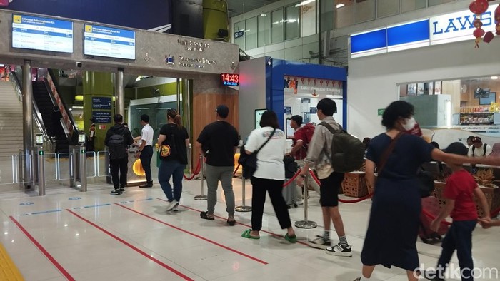 Suasana Stasiun Gambir saat long weekend. (Maulana/detikcom)