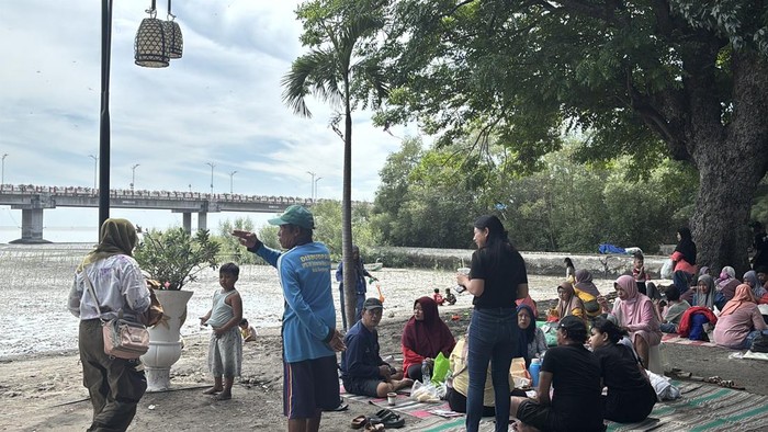 THP Kenjeran diserbu pengunjung saat long weekend
