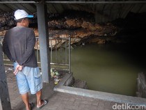 Gua Ngerong Tuban, Destinasi Mistis yang Ramai Tiap Jumat Pahing