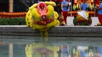 Barongsai adalah tarian tradisional Tiongkok yang telah menjadi bagian tak terpisahkan dari berbagai perayaan besar, terutama Tahun Baru Imlek.