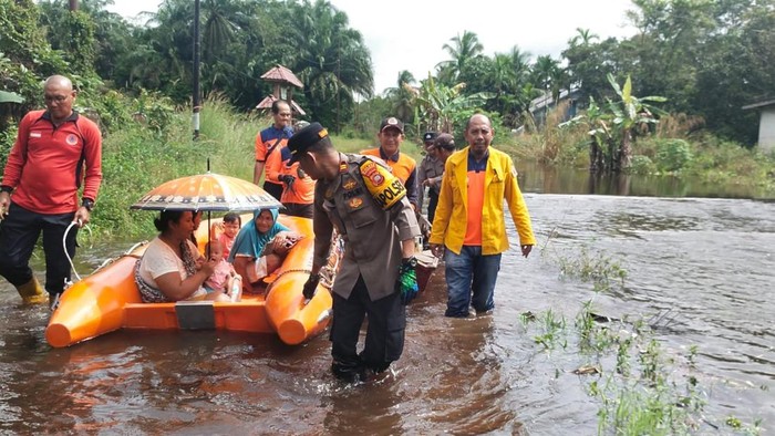 Banjir di Kabupaten Mempawah, Provinsi Kalimantan Barat.