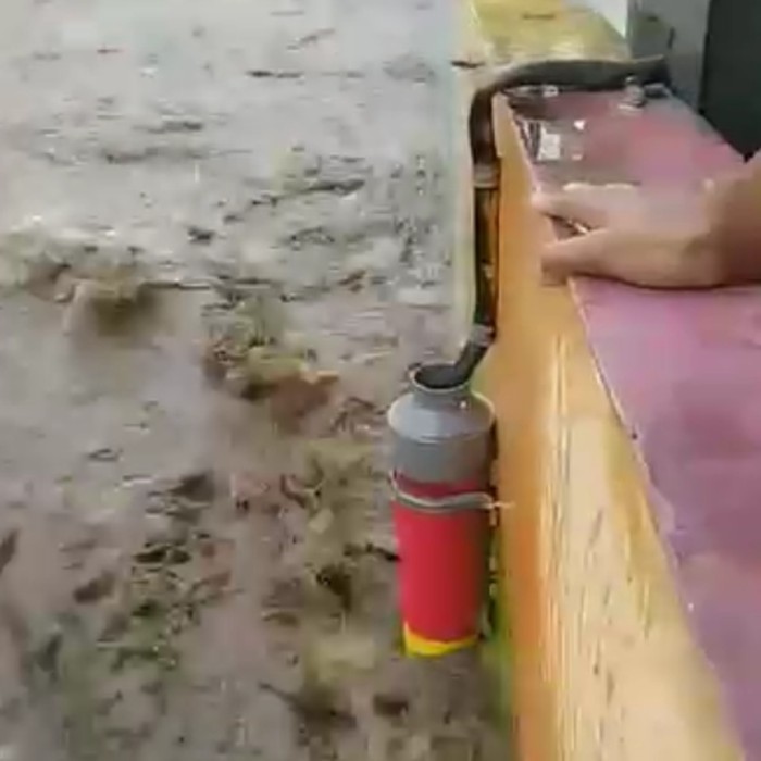 EWS Kampung Warna Warni