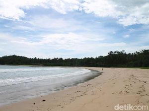 5 Rekomendasi Pantai Dekat Kota Bandung, Cocok untuk Liburan