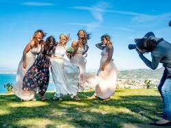 Viral Pernikahan Outdoor Diterjang Angin, Reaksi Pengantin Bikin Salfok