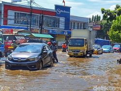Banjir Masih Rendam Dayeuhkolot dan Bojongsoang Bandung