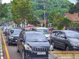 Perjuangan Wisatawan Macet Berjam-jam Hanya demi Bisa Liburan di Ciwidey