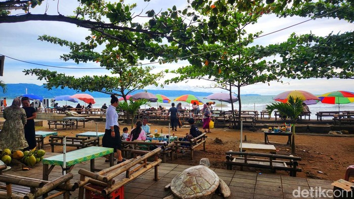 Keramaian di RTH Citepus Sukabumi.