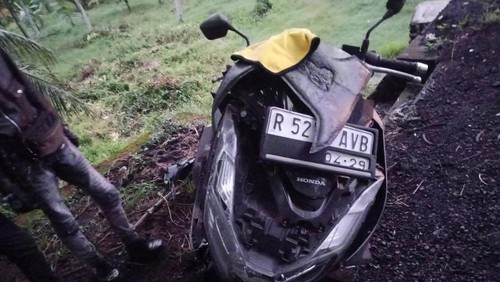 Kondisi motor yang terlibat kecelakaan di Jalan Denpasar-Gilimanuk, tepatnya di Dusun Tetelan, Desa Candikusuma, Kecamatan Melaya, Jembrana, Bali, Senin (27/1/2025). (Foto: Dok. Istimewa)