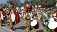 Dalam penampilannya, Kontingen Patriot Indonesia yang tergabung pasukan defile dipimpin oleh Letnen Jenderal Bhavnish Kumar sebagai Komandan Defile dalam perayaan Hari Republik India mempersembahkan keharmonian antara kekuatan militer dalam penampilan Drumband Taruna Akademi Militer Genderang Suling Canka Lokananta dan pasukan defile prajurit TNI. 