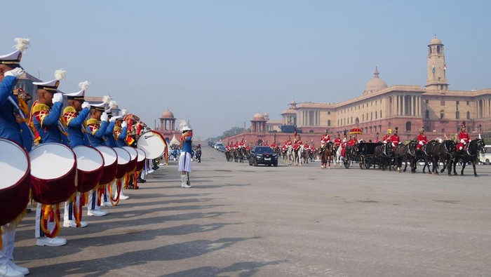 Kontingen Patriot Indonesia Pukau Warga India Prajurit TNI meramaikan Parade Hari Republik India. Aksi Kontingen Patriot Indonesia sukses memukau warga India.