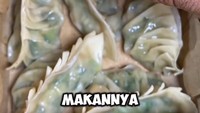 Kuotie Ayam 88 berlokasi di Pondok Kelapa Jakarta Timur. Kuotienya diisi dengan daging ayam dan kucai. Seporsinya dibanderol Rp 15.000 isi 5 buah.  Foto: TikTok/noorwahiid93