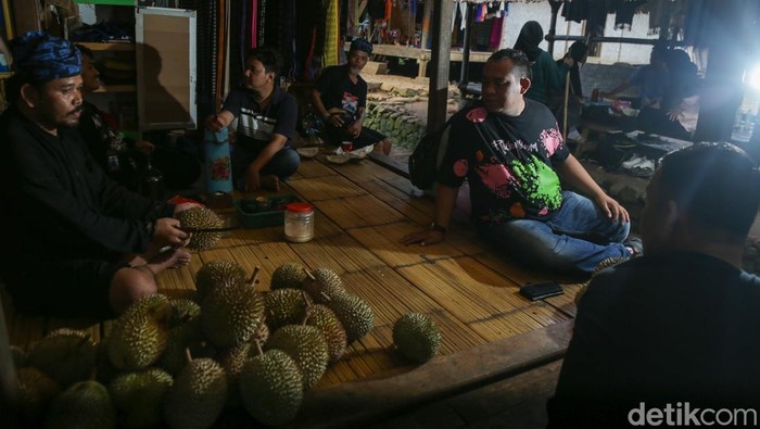Suku Baduy memiliki rumah tradisional bernama Sulah Nyanda. Wisatawan pun bisa merasakan menginap di rumah adat Baduy.