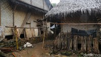 Rumah Sulah Nyanda terbuat dari bahan-bahan yang berasal dari alam di sekitarnya. Fondasi bangunannya terbuat dari batu dan pada bagian lantai dibangun dari bambu yang dibelah. 