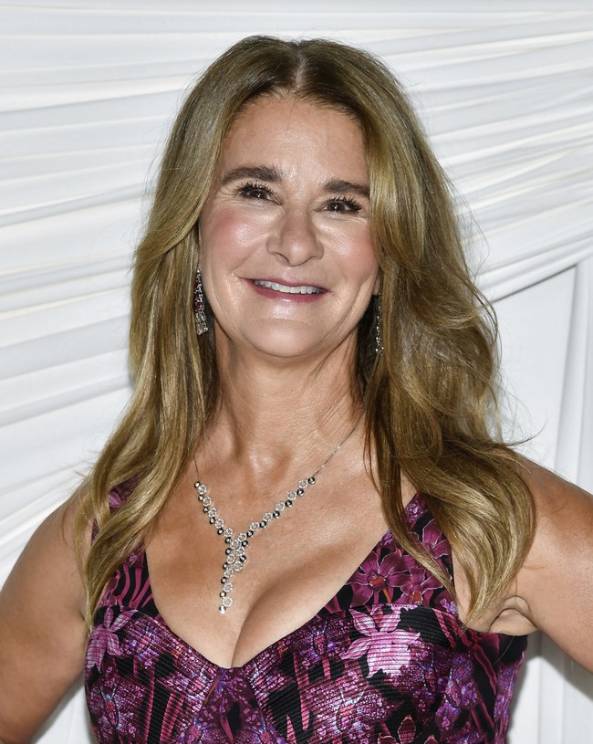 Dalam sebuah wawancara dengan Times of London, Bill Gates mengaku kini lebih ceria dibandingkan saat awal-awal perceraian. Meski begitu, rasa menyesal belum juga hilang dari benaknya.“Saya lebih bahagia sekarang. Tapi perceraian itu adalah kesalahan yang paling saya sesali,” tuturnya, seperti dikutip dari Pagesix. Foto: Evan Agostini/Invision/AP/Evan Agostini