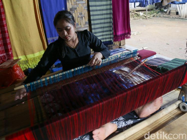 Menenun, Tradisi Leluhur Baduy Khusus Kaum Wanita