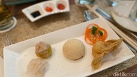 Salah satu yang menarik ada dimsum platter yang tersedia mulai dari Hakau, Siomai, dan Prawn Dumpling Mayonaise yang renyah dan juicy. Foto: detikcom/Riska Fitria