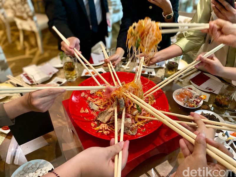 Menu Imlek di Table8 Hotel Mulia