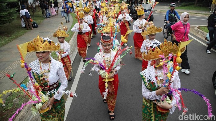 Kirab budaya Telok Tamat digelar di Taman Mini Indonesia Indah, Jakarta Timur, Senin (27/1/2024). Acara ini untuk memeriahkan Isra Miraj.