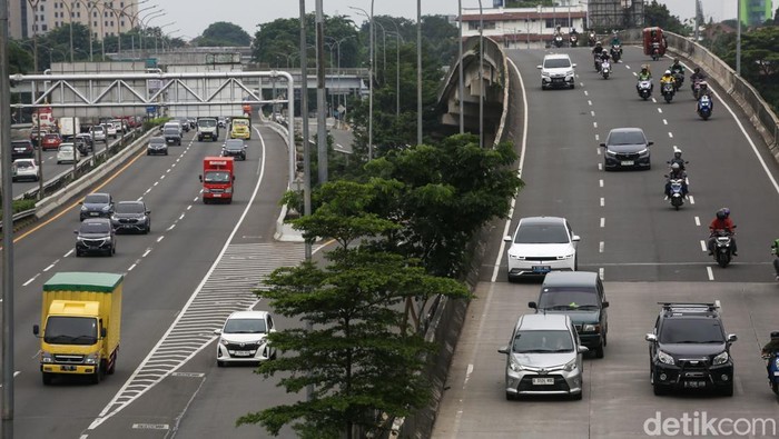 Momen Libur Panjang, Jalanan Jakarta Lengang Momen Libur Panjang, Jalanan Jakarta Lengang