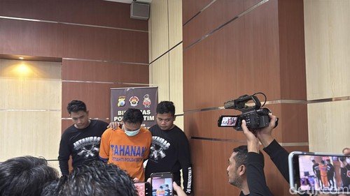 Rochmat Tri Hartanto alias Antok, pemutilasi Uswatun Khasanah hanya karena cemburu saat dikeler di Polda Jatim