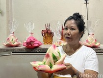 Jelang Imlek, Pesanan Kue Teratai di Denpasar Laris Manis