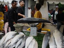 Pasar Ikan Bandeng Rawa Ramaikan Tahun Baru Imlek