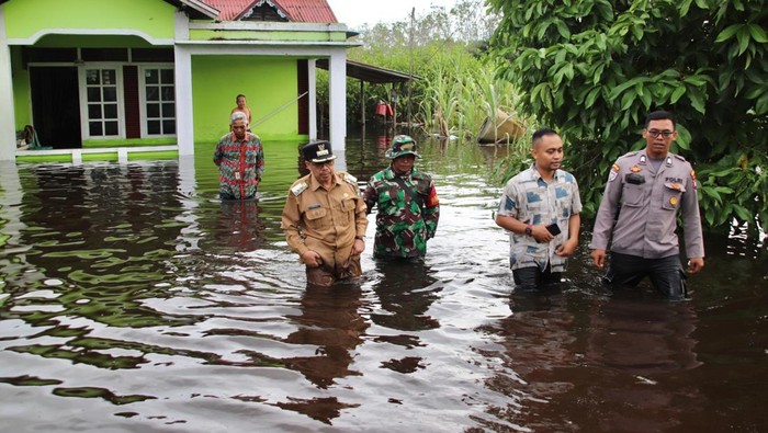 Pemkab Mempawah menetapkan status tanggap darurat banjir.
