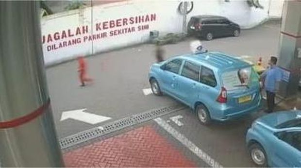 Pengeroyokan petugas SPBU Jalan Dinoyo, Surabaya.