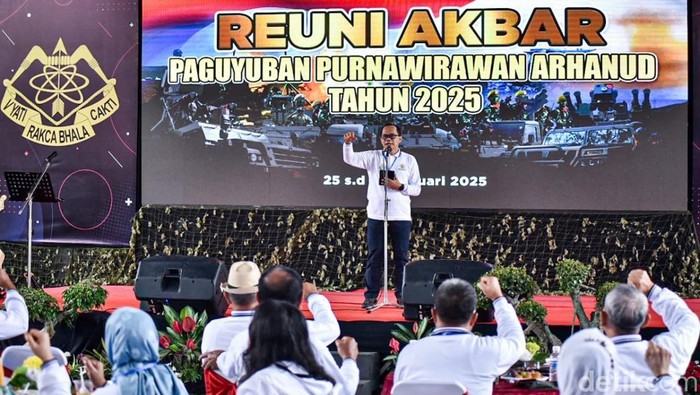 Paguyuban Purnawirawan Arhanud (PPA) menggelar acara reuni akbar. Acara itu berlangsung di Pusdikarhanud, Kota Batu, Jawa Timur.