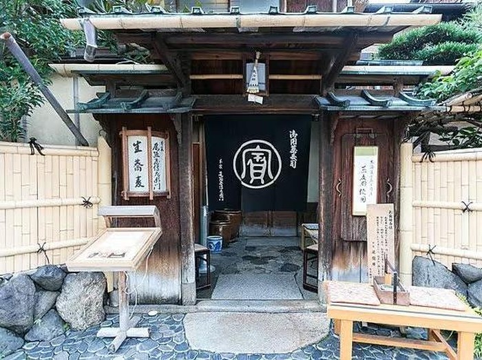 restoran legendaris di asia