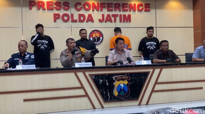Rilis kasus mutilasi mayat dalam koper di Polda Jatim