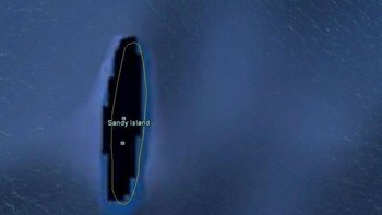 Terlihat seperti sebuah pulau ya. Namun ini bukan tentang pulau. Pada 2012, para peneliti Autralia tidak menemukan tempat yang diduga pulau ini. Sebuah tempat misterius bernama Sandy Island pun muncul di Peta, di sebelah barat laut Kaledonia Baru. Namun ketika para ilmuwan berlayar ke sana pada November 2012, mereka menemukan perairan terbuka, bukan daratan. Foto: (Bored Panda).