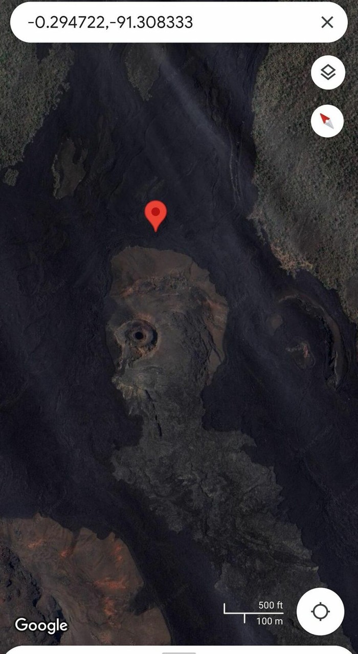 Berikut beberapa gambar yang tertangkap Google Earth. Foto-foto ini beragam, ada yang aneh, keren, hingga menyeramkan.