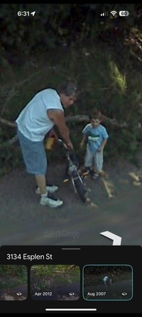 Berikut beberapa gambar yang tertangkap Google Earth. Foto-foto ini beragam, ada yang aneh, keren, hingga menyeramkan.
