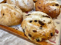 Lembut Ringan! Sourdough Cokelat hingga Cranberry Cheese Buatan Amy and Cake