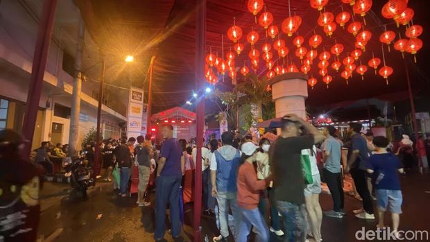 Suasana Pasar Semawis di Semarang, Minggu (26/1/2025).